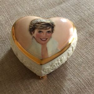 1998 Ardleigh Elliott Princess Diana Music Box 'Candle In The Wind' Porcelain